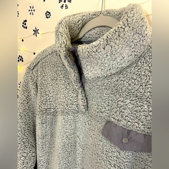 Pulse grey fleece jacket with pockets and snaps at neck super cozy and warm - Picture 5 of 10